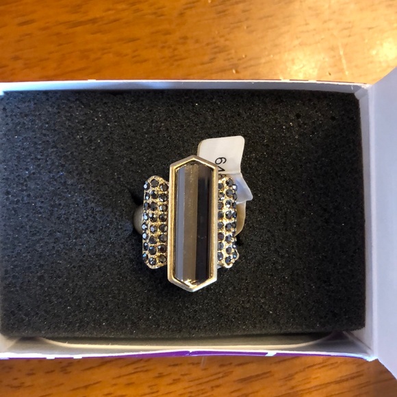 Lia Sophia ring Size 8 - Picture 6 of 7